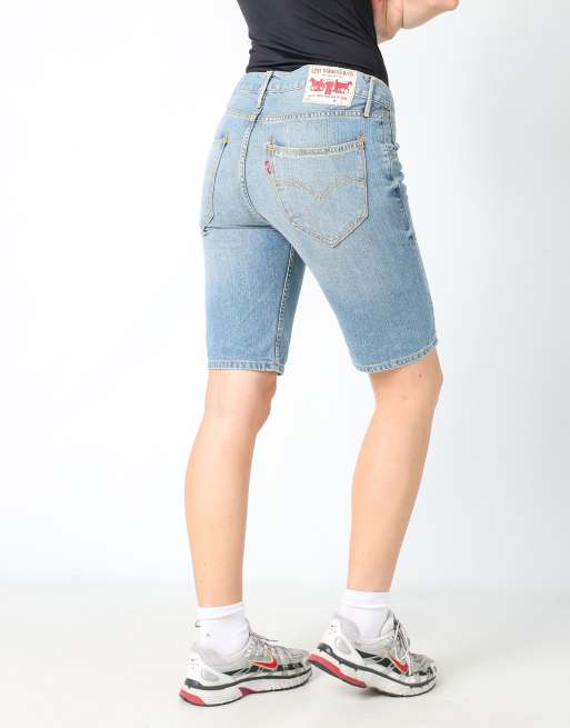 Vintage Levi's 30x19 denim shorts in light blue, 2 of 4