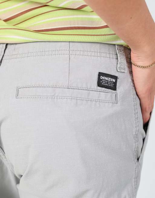 Vintage Levi's 30x20 canvas cargo shorts in light grey, 4 of 4