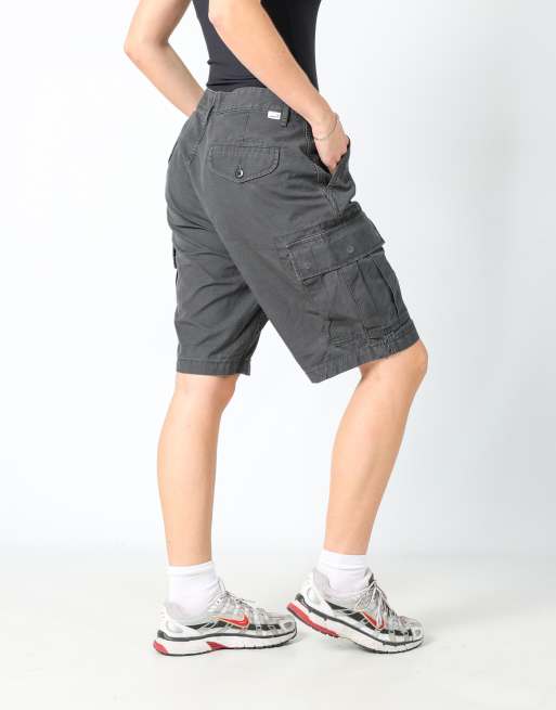 Vintage Levi's 30x21 canvas cargo shorts in charcoal grey