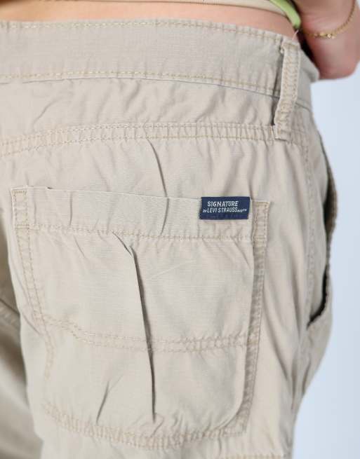 Vintage Levi's 32x20 canvas cargo shorts in false, 4 of 4