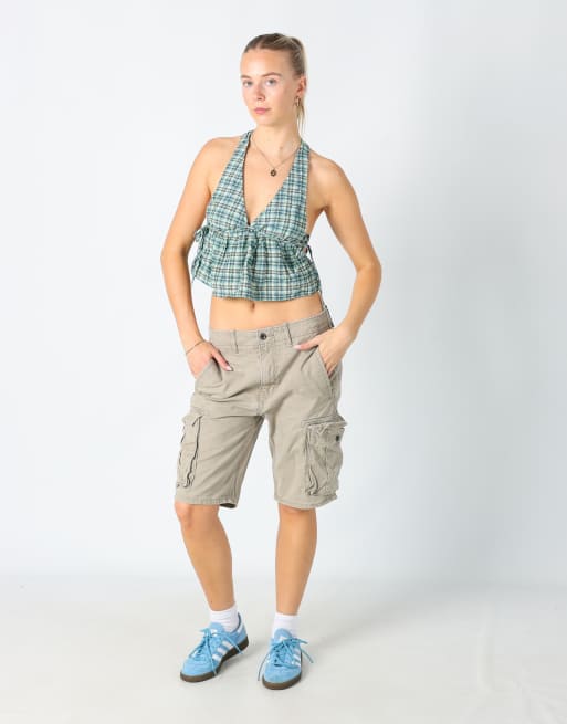 Vintage Levi's 32x21 canvas cargo shorts in beige, 2 of 4