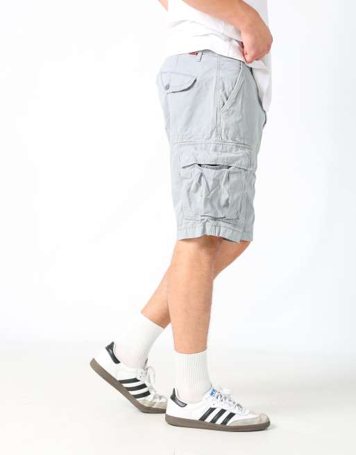 Vintage Levi's 32x21 canvas cargo shorts in light grey