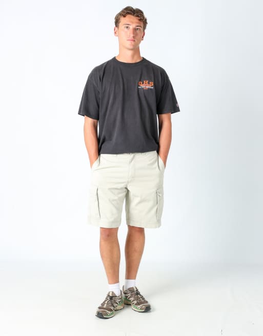 Vintage Levi's 32x22 canvas cargo shorts in beige