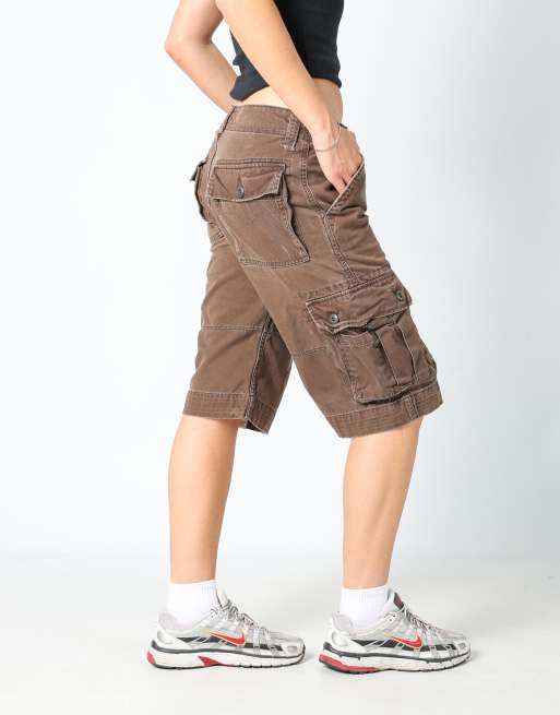 Vintage Levi's 32x23 canvas cargo shorts in brown