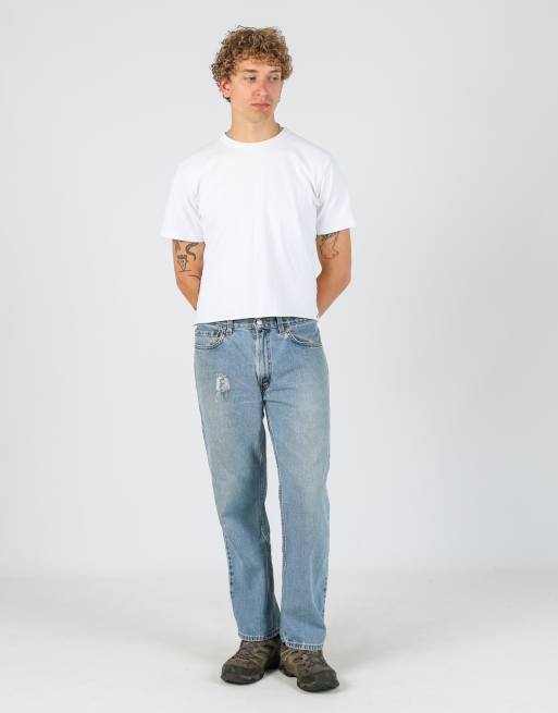 Vintage Levi's 32x30 denim jeans in light blue, 2 of 4