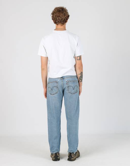 Vintage Levi's 32x30 denim jeans in light blue, 3 of 4