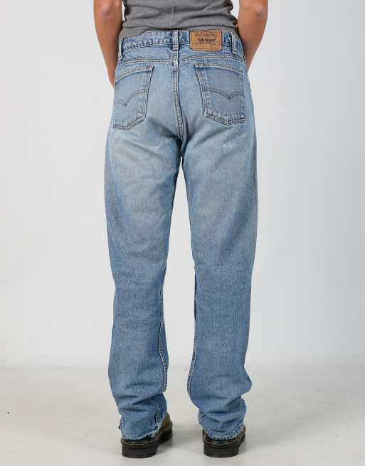 Vintage Levi's 32x34 denim jeans in light blue