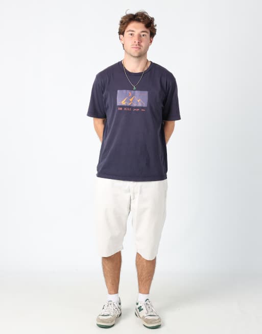 Vintage Levi's 32x82 canvas cargo shorts in ivory