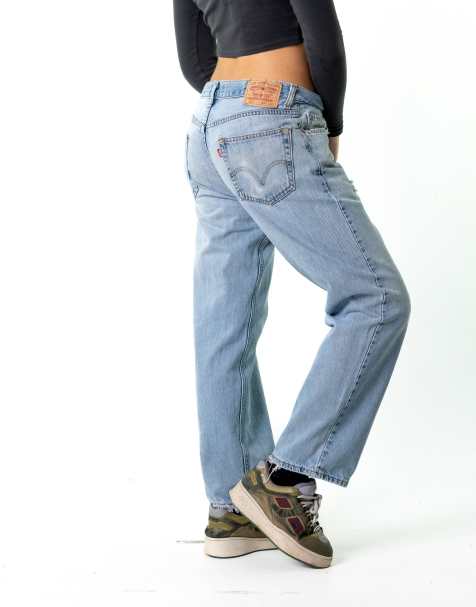 Vintage Levi's (33x30) Jeans in Blue Denim - view 1