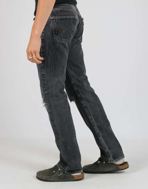 Vintage Levi's 33x36 denim jeans in black, 2 of 4
