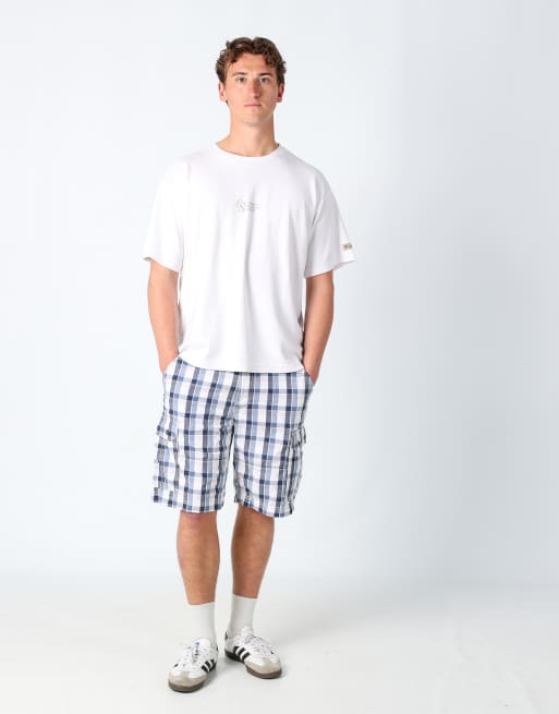 Vintage Levi's 34x22 canvas cargo shorts ivory