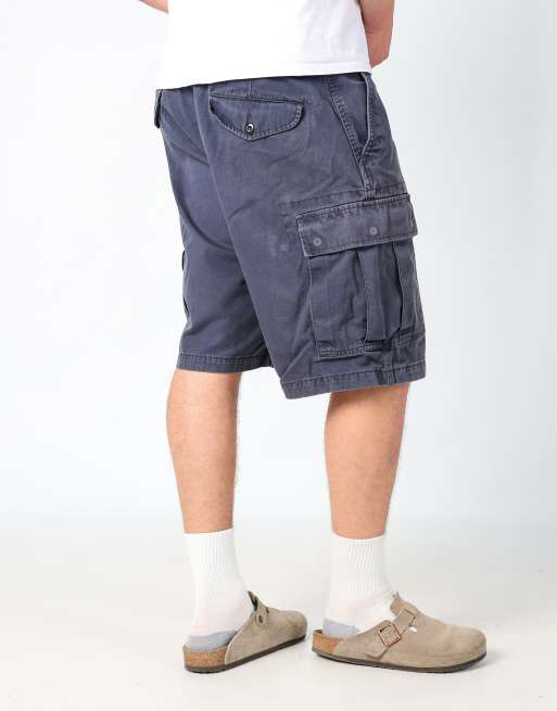 Vintage Levi's 36x22 canvas cargo shorts in navy blue, 2 of 4