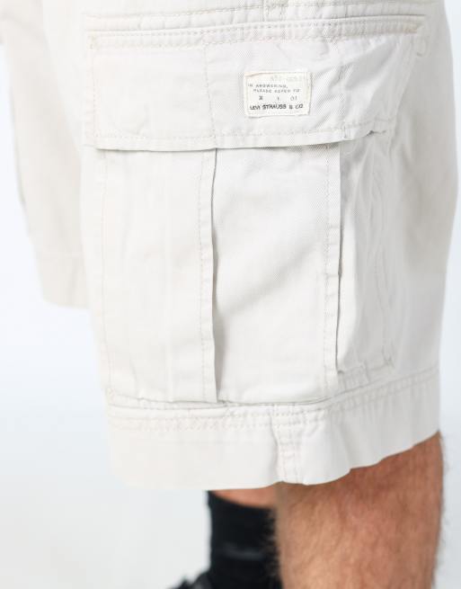 Vintage Levi's 36x23 canvas cargo shorts cream, 4 of 4