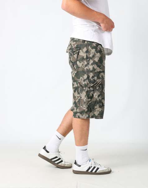 Vintage Levi's 36x23 canvas cargo shorts in dark green - view 1