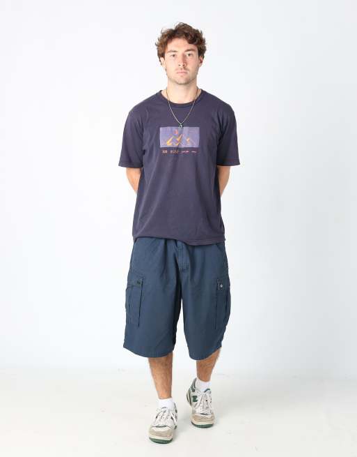 Vintage Levi's 36x36 canvas cargo shorts in navy blue, 2 of 4
