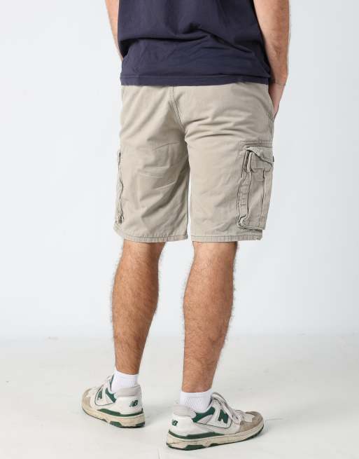 Vintage Levi's 36x39 canvas cargo shorts in beige