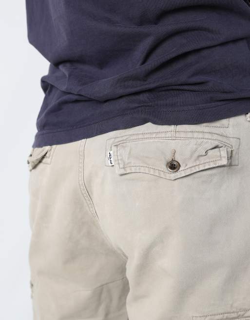 Vintage Levi's 36x39 canvas cargo shorts in beige, 4 of 4