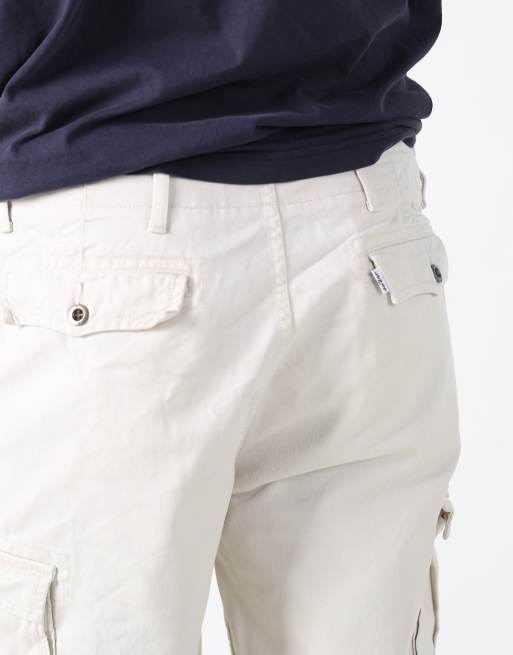 Vintage Levi's 36x84 canvas cargo shorts in cream, 4 of 4