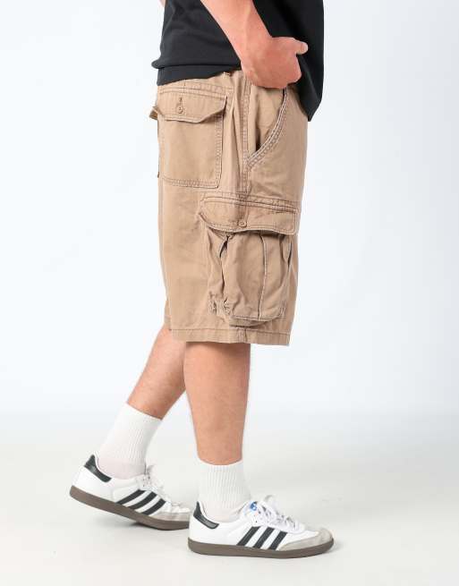 Vintage Levi's 38x22 canvas cargo shorts in brown, 4 of 4