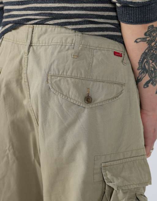 Vintage Levi's 38x22 canvas cargo shorts in tan, 4 of 4