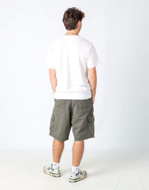 Vintage Levi's 38x23 canvas cargo shorts in dark green, 3 of 4