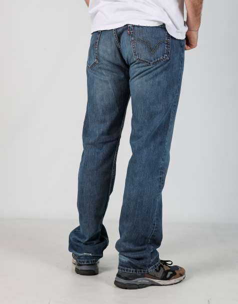 Vintage Levi's 501 32x34 denim jeans in blue - view 1