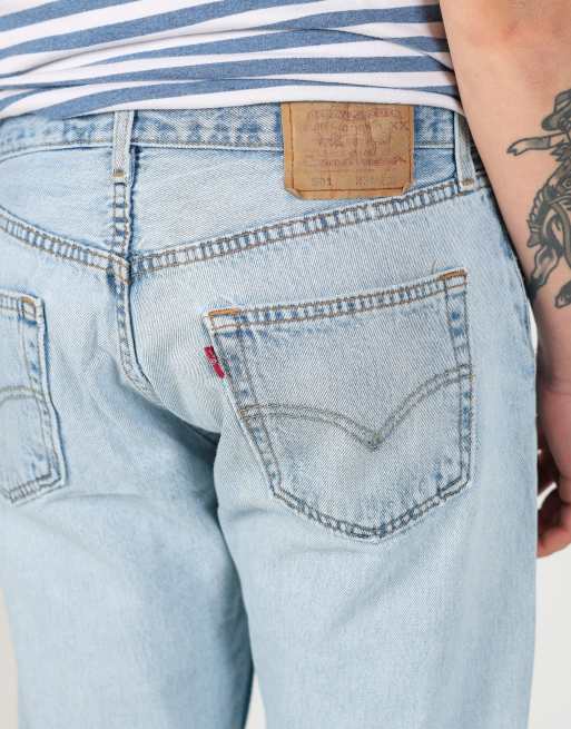 Vintage Levi's 501 34x30 denim jeans in light blue, 4 of 4