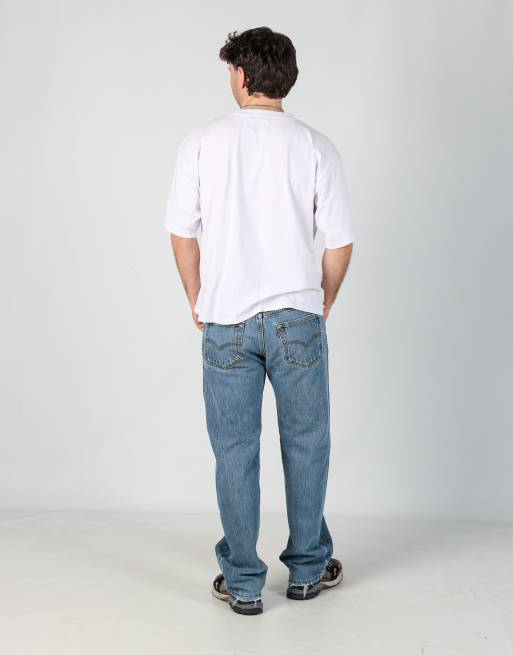 Vintage Levi's 501 34x32 denim jeans in light blue, 3 of 4