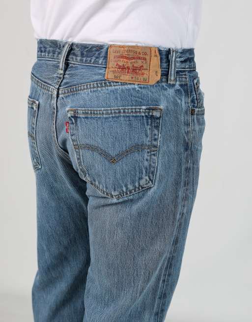 Vintage Levi's 501 34x32 denim jeans in light blue, 4 of 4