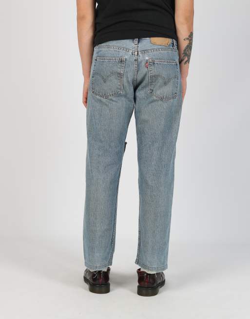 Vintage Levi's 501 34x32 denim jeans in light blue, 4 of 4