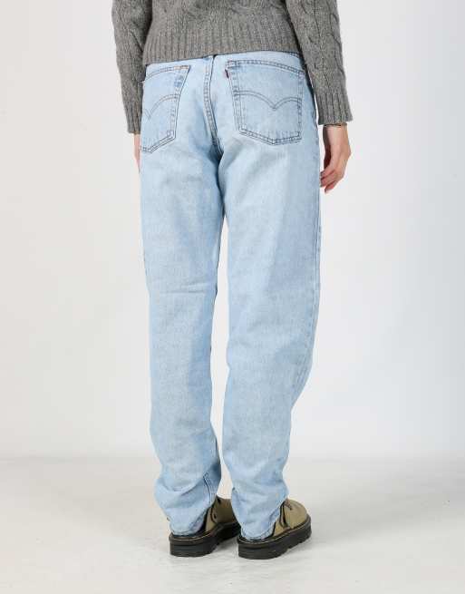 Vintage Levi's 550 27x34 denim jeans in light blue, 2 of 4