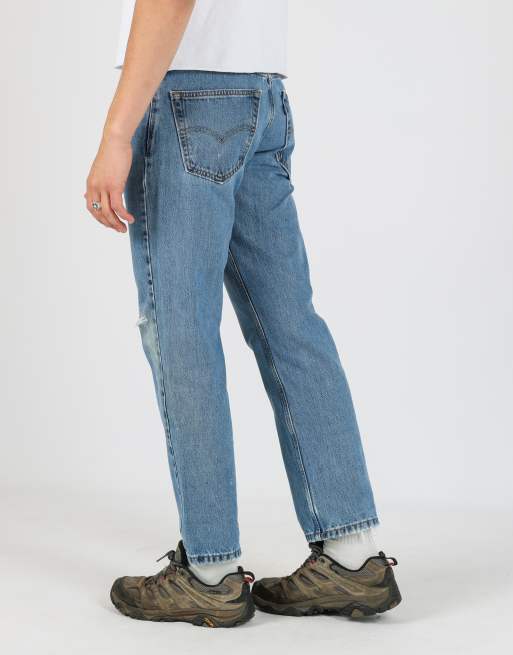 Vintage Levi's 550 30x30 denim jeans in light blue, 2 of 4