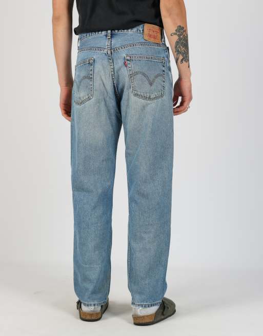 Vintage Levi's 550 33x32 denim jeans in light blue, 4 of 4