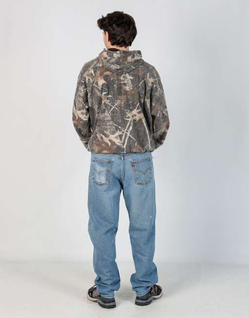Vintage Levi's 550 36x32 denim jeans in light blue, 3 of 4