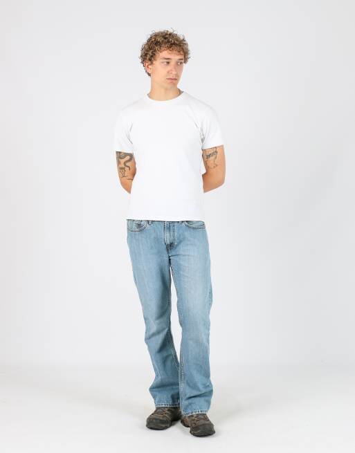 Vintage Levi's 559 33x32 denim jeans in light blue, 2 of 4