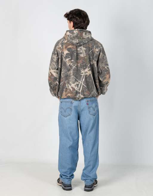 Vintage Levi's 560 35x32 denim jeans in light blue, 3 of 4