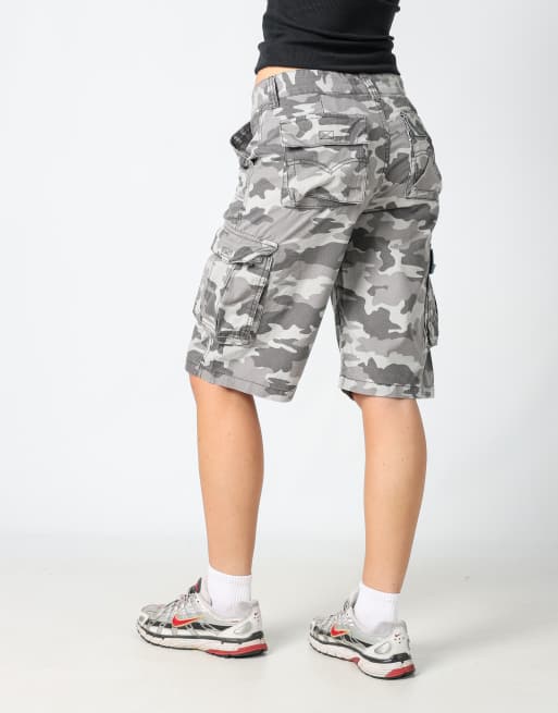 Vintage Levi's camouflage 29x23 canvas cargo shorts in charcoal grey