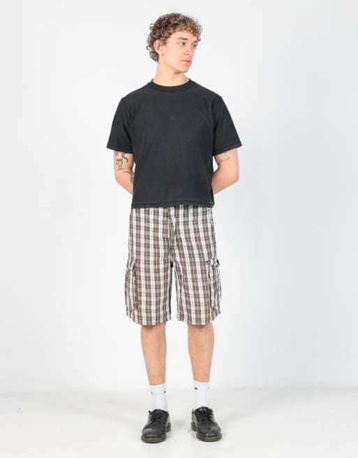 Vintage Levi's checkered 34x21 canvas cargo shorts in brown