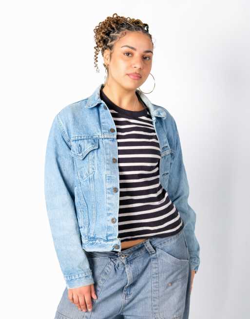 Vintage Levi's l denim jacket light blue