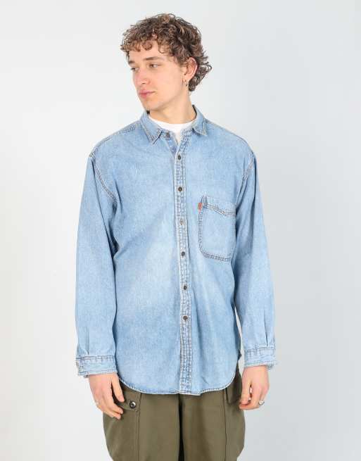Vintage Levi's l long sleeve shirt in light blue