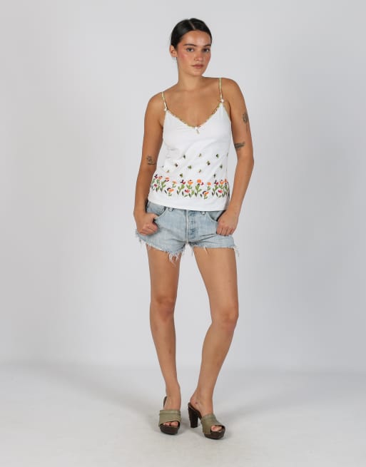 Vintage Levi's M denim shorts in light blue, 1 of 4