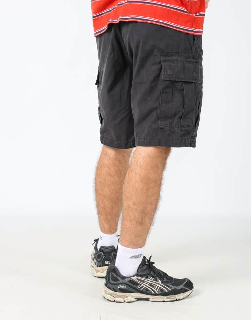 Vintage Levi's ripstop 34x22 canvas cargo shorts in black, 4 of 4