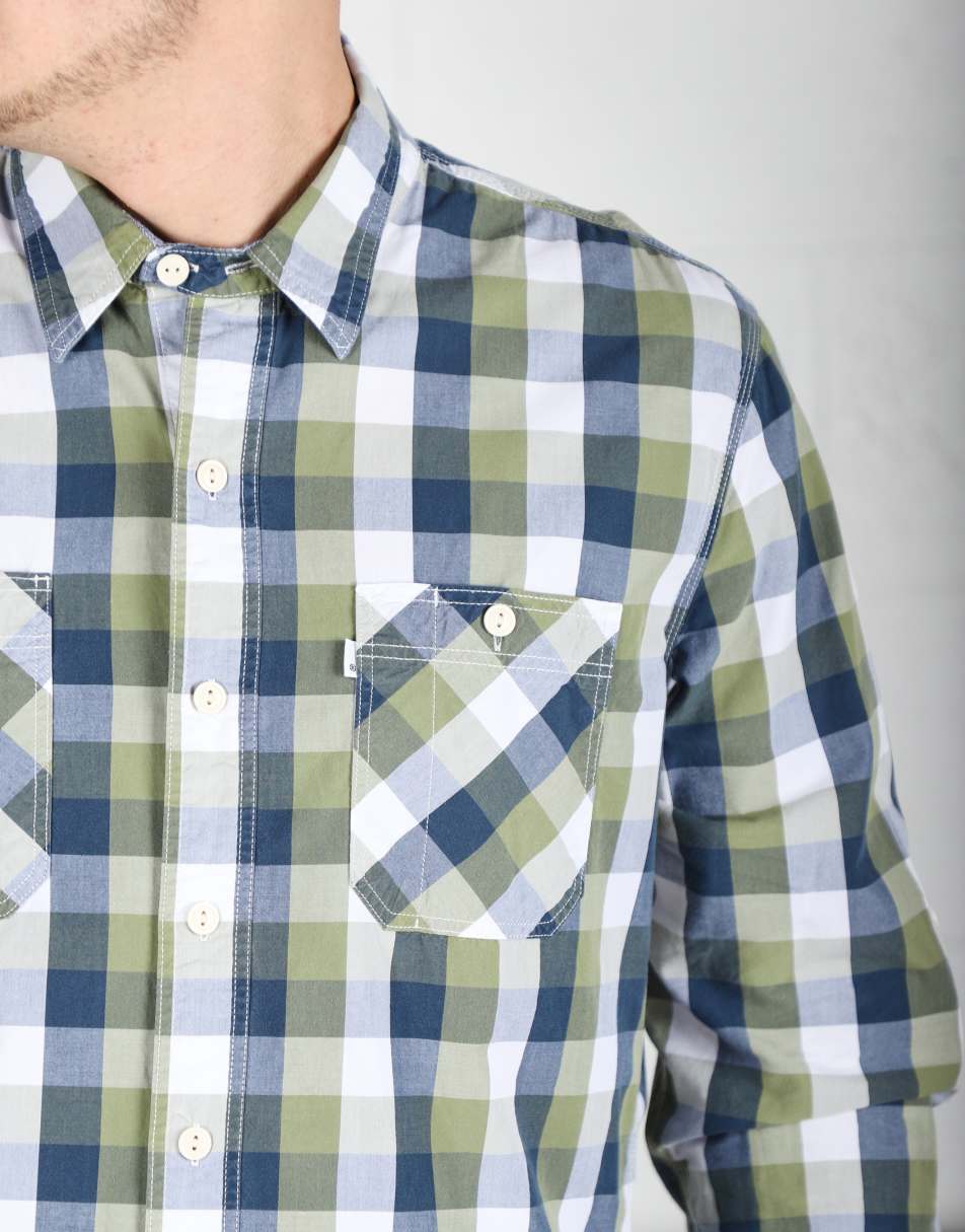 Vintage Levi's Size L long sleeve shirt in blue and green check 0
