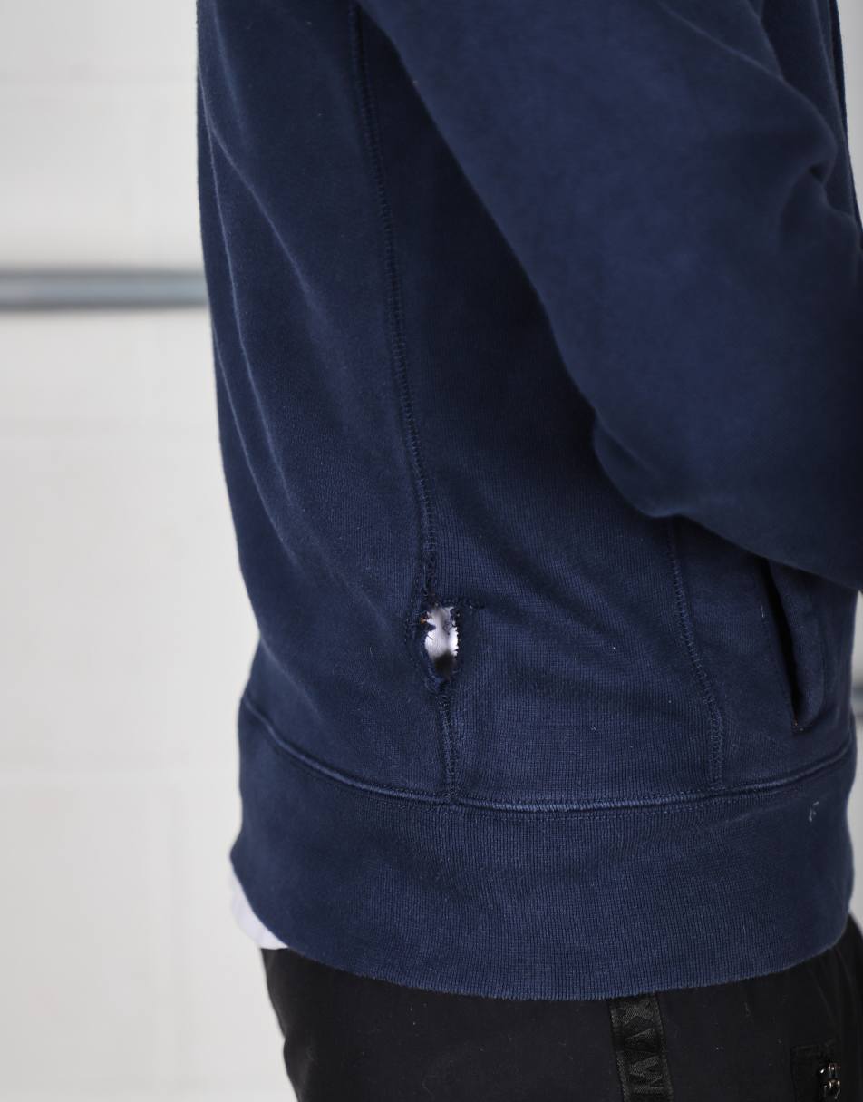 Vintage Levi's Size S pullover hoodie in navy 2