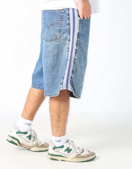 Vintage Levi's stripe detail 36x23 denim jorts shorts in light blue, 2 of 4