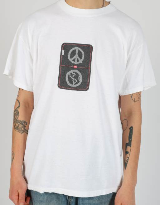 Vintage Levi's xl t-shirt in white, 5 of 5