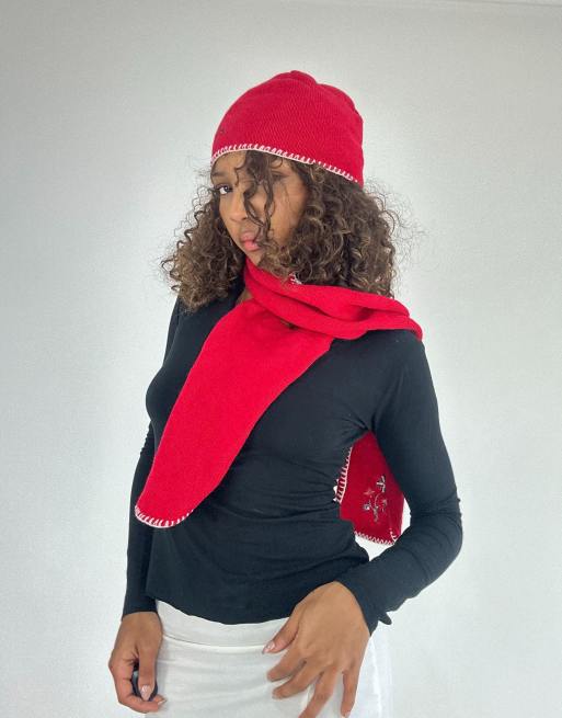 Vintage matching scarf and hat in red, 4 of 4