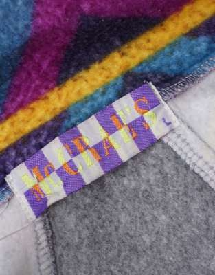 Thumbnail 3 of 4