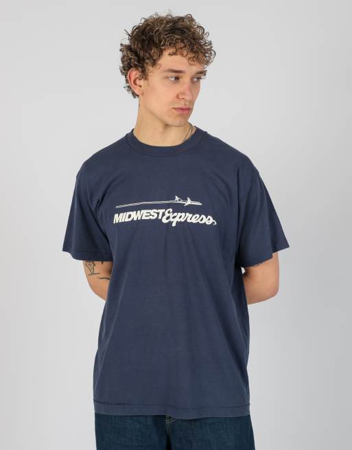 Vintage Midwest Express xl t-shirt in navy blue, 2 of 4