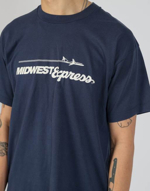 Vintage Midwest Express xl t-shirt in navy blue, 4 of 4